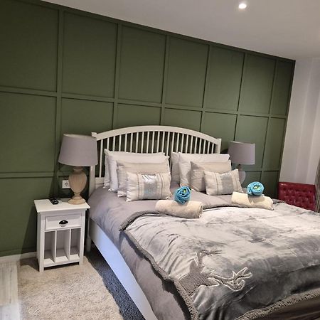 Luxurious Three Bedroom Duplex Apt Close To Beach Fuengirola Extérieur photo